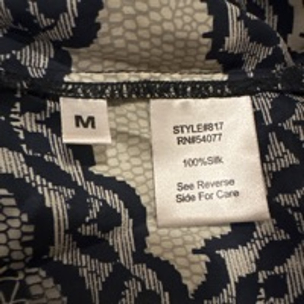 Women's Cabi Chantilly Silk Snakeskin Print Tunic Size M Blue Gray 817 - Picture 7 of 8
